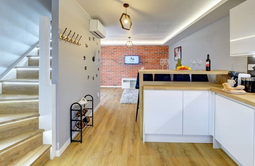Rugby Casa | Modern 2BR House & Private parking & Kid-friendly