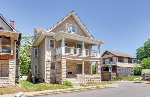 North Hyde Park Apartamento | Modern 2BR Kansas City Condo Near Downtown