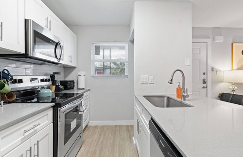Hyde Park Apartamento | Modern 2BR Near UT | Hyde Park | Evonify 5527