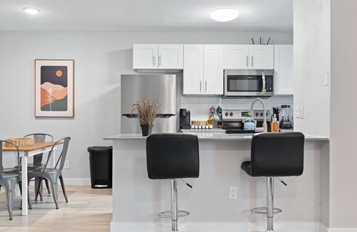 Hyde Park Apartamento | Modern 2BR Near UT | Hyde Park | Evonify 5527