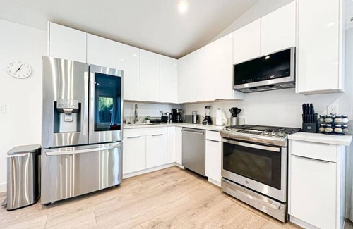 Calabasas Casa | Modern 2BR Oasis - CAL2 - Cal