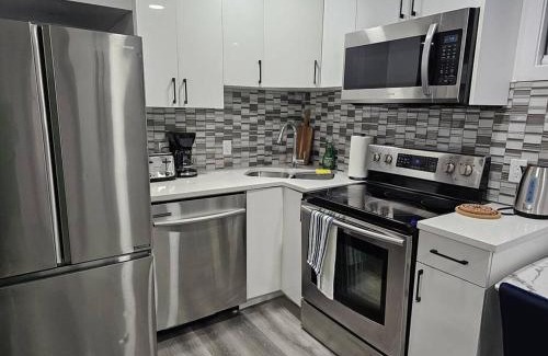 Northeast Edmonton Apartamento | Modern 2BR Oasis legal Suite