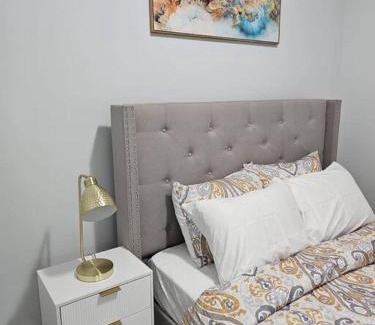 Northeast Edmonton Apartamento | Modern 2BR Oasis legal Suite
