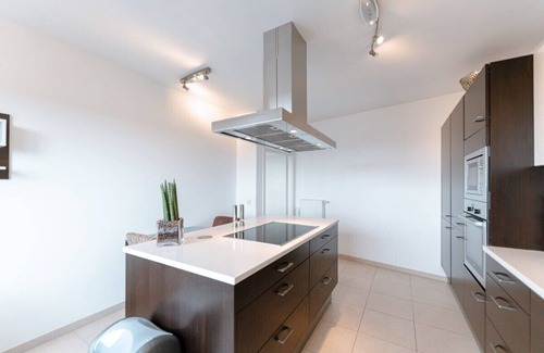 Sandweiler Apartamento | Modern 2BR Retreat: Nature, Smart TV, Pet-Friendly