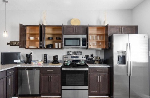 Clarksville Casa | Modern 2BR Retreat Near Downtown Clarksville, APSU & F&M Arena