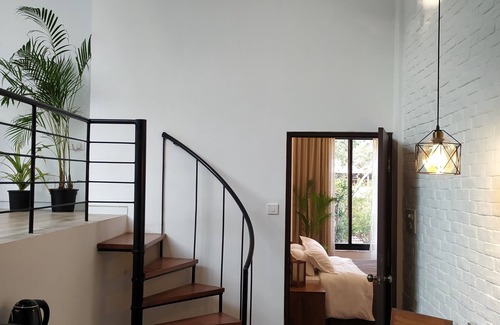 Vagator Apartamento | Modern 2BR Skylit Penthouse w/ Open Pvt Terrace. 7 mins walk to Vagator Beach