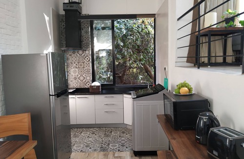 Vagator Apartamento | Modern 2BR Skylit Penthouse w/ Open Pvt Terrace. 7 mins walk to Vagator Beach