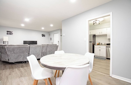 East Orange Casa | Modern 2BR, Unit 1, Yard, Laundry, Smart TV