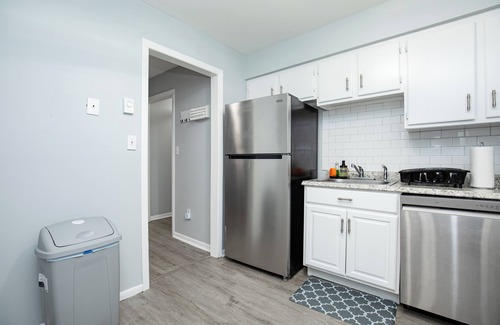 East Orange Casa | Modern 2BR, Unit 1, Yard, Laundry, Smart TV