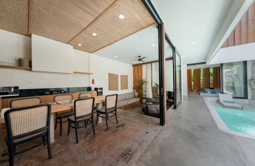 Seminyak Casa | Modern 2BR Villa Rooftop & Pool