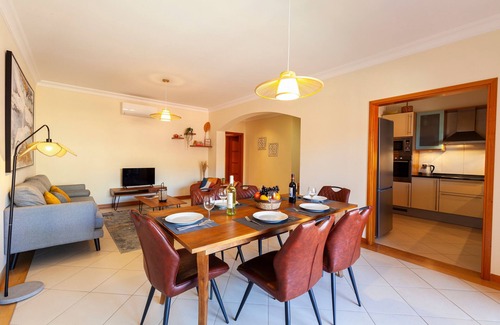 Vilamoura Apartamento | Modern 2BR w/ Pool – Central Vilamoura