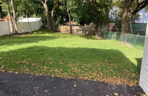 Roslindale Condominio | Modern 2br with W/D in unit, Parking, central air