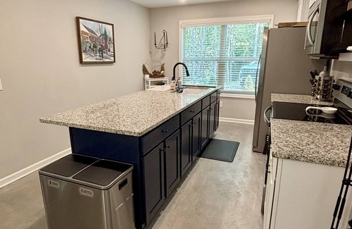 Rabun Gap Casa | Modern, 3/2 bed with fireplace, screened porch, & outdoor seating area.