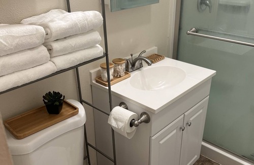 Clear Lake Apartamento | modern 3/2 custom built home