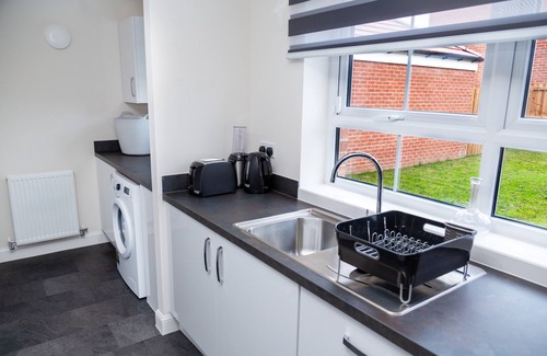 Newcastle-upon-Tyne Casa | Modern 3-Bedroom Home