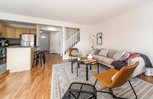 West Edmonton Casa | Modern 3-Bdrm Retreat, WiFi, Steps from WEM