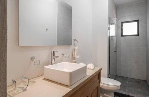 San Miguel de Allende Apartamento | Modern 3-bedroom and peaceful getaway in San Miguel de Allende by VIATO