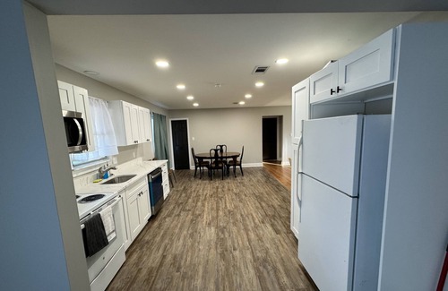 Westlake Casa | Modern 3 bed 2 bath