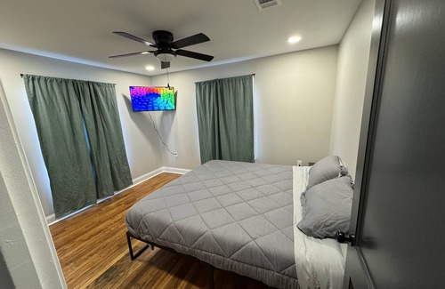 Westlake Casa | Modern 3 bed 2 bath