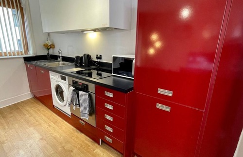 The Westside Apartamento | Modern 3-Bed Flat in City Centre, Sleeps 8