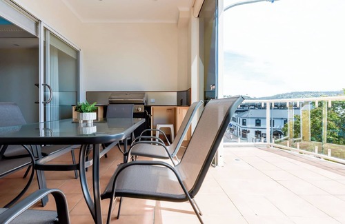 Launceston CBD Casa | Modern 3-Bed House in Launceston CBD w/ Parking