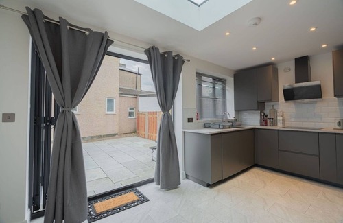 Northumberland Park Casa | Modern 3 bed house Tottenham Free Parking/WIFI