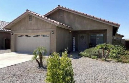 Northeast Neighbors Casa | Modern 3-bed Oasis: King Suite & 2 queen