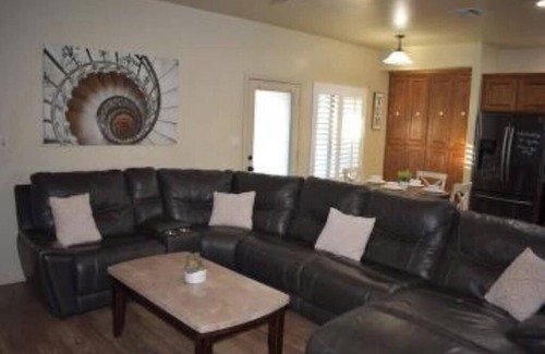 Northeast Neighbors Casa | Modern 3-bed Oasis: King Suite & 2 queen