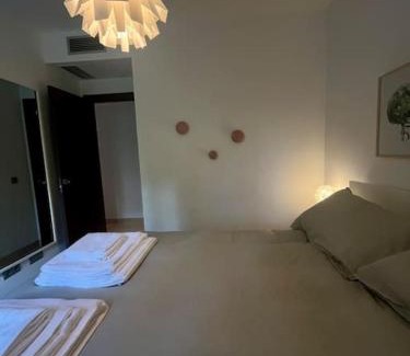 Benahavis Apartamento | Modern 3 bed with pool
