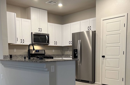 North Las Vegas Casa | Modern 3 Bedroom Home With Loft