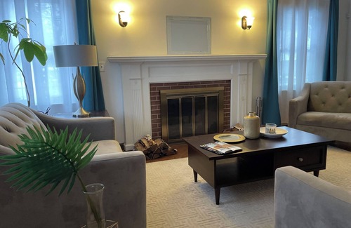 Detroit Casa | Modern 3-bedroom 2-bathroom Paradise in Detroit