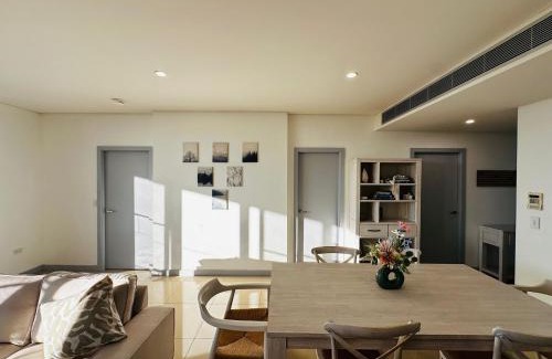 Ryde Apartamento | Modern 3-Bedroom Apartment, Ryde NSW 2112