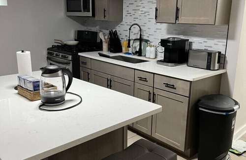 Bronzeville Apartamento | Modern 3 Bedroom Close to Downtown Chicago