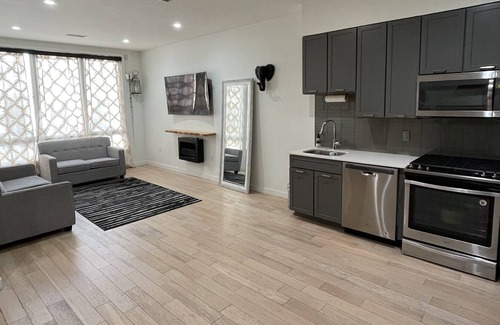 West Side Condominio | Modern 3 Bedroom Condo with Private rooftop - Jersey City