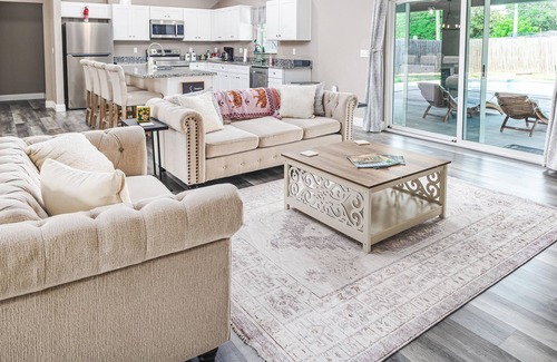 Lakeland Casa | Modern 3-Bedroom Family Retreat w/ Pool in South Lakeland