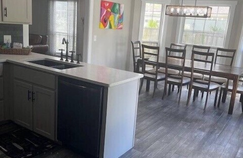 Camden Casa | Modern 3 bedroom - Gated Community!