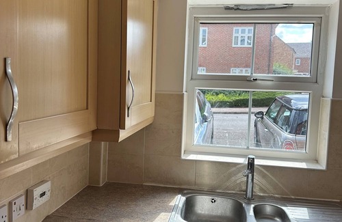 Darwin Casa | Modern 3 Bedroom House 3mins from Biggin Hill Airport, in Secure Gated Community