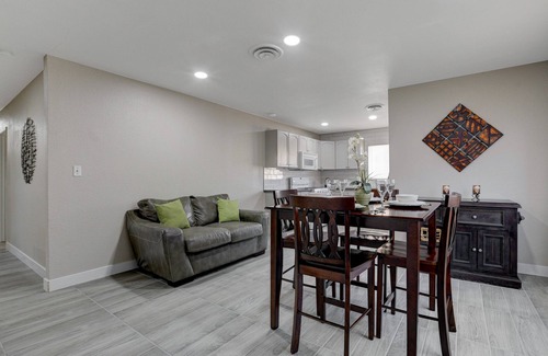 Sunrise Manor Casa | Modern 3 Bedroom Home with Pac-Man Arcade Fun!