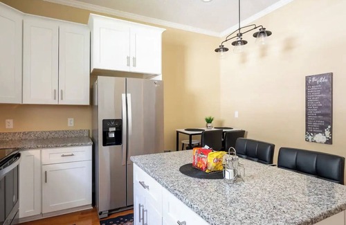 East Durham Casa | Modern 3-bedroom house, TV each room,big fence yard, Pet stay free, Lighted Deck
