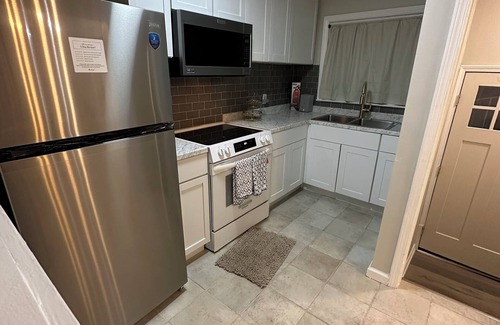 Detroit Casa | Modern 3-bedroom house with WiFi and AC in North Rosedale Park