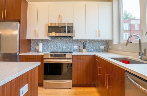Woodlawn Casa | Modern 3 bedroom loft University Of Chicago