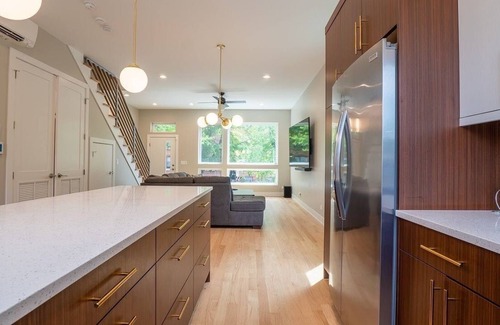 Woodlawn Casa | Modern 3 bedroom loft University Of Chicago