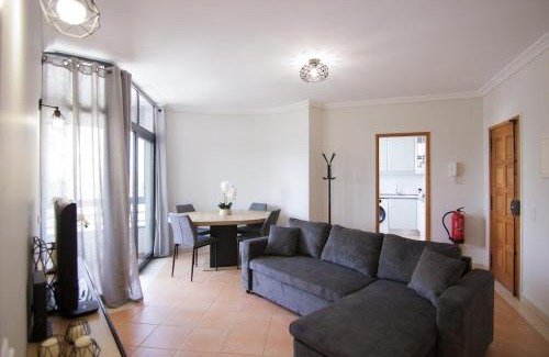 Faro Apartamento | Modern 3-bedroom Retreat in Faro's City Center
