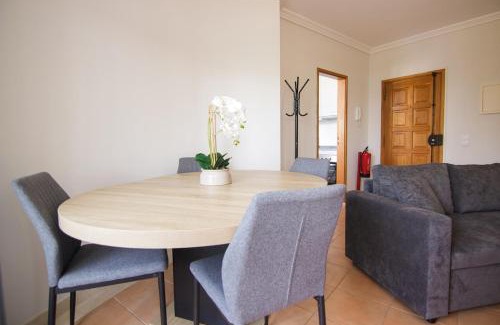 Faro Apartamento | Modern 3-bedroom Retreat in Faro's City Center