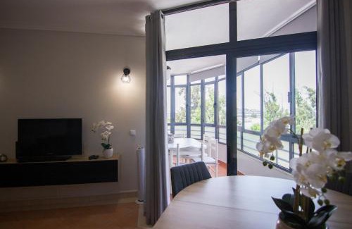 Faro Apartamento | Modern 3-bedroom Retreat in Faro's City Center