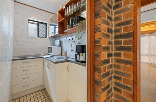 Robertson Apartamento | Modern 3-Bedroom Stay | Walk to Shops & Dining