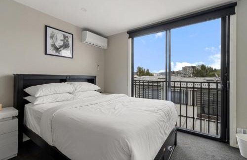 Greenway Casa | Modern 3-Bedroom Townhouse in Quiet Greenway