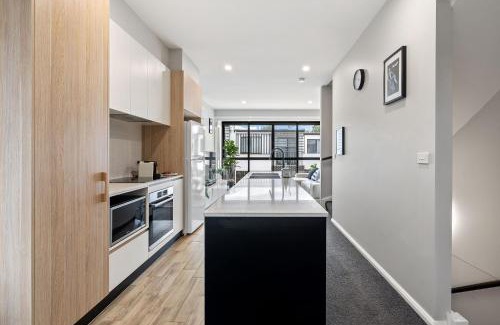 Greenway Casa | Modern 3-Bedroom Townhouse in Quiet Greenway