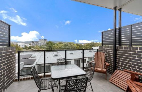 Greenway Casa | Modern 3-Bedroom Townhouse in Quiet Greenway