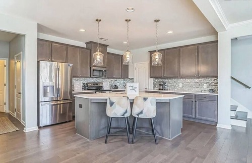 Fairburn Casa | Modern 3-bedroom townhome minutes away from Atlanta International Airport